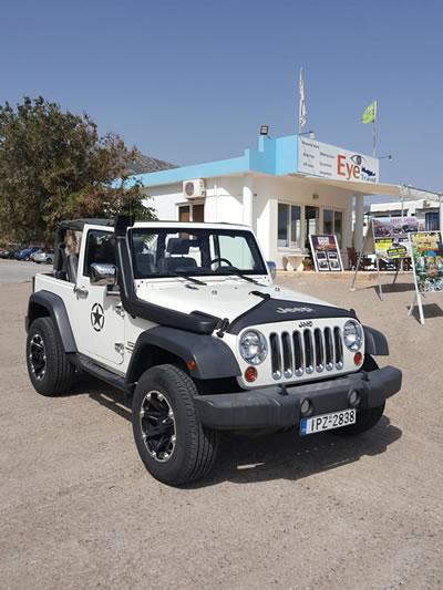 Louez une Jeep Wrangler en Crète - Eye Drive Location de Voiture